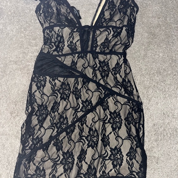 Bebe Dress - Picture 6 of 8